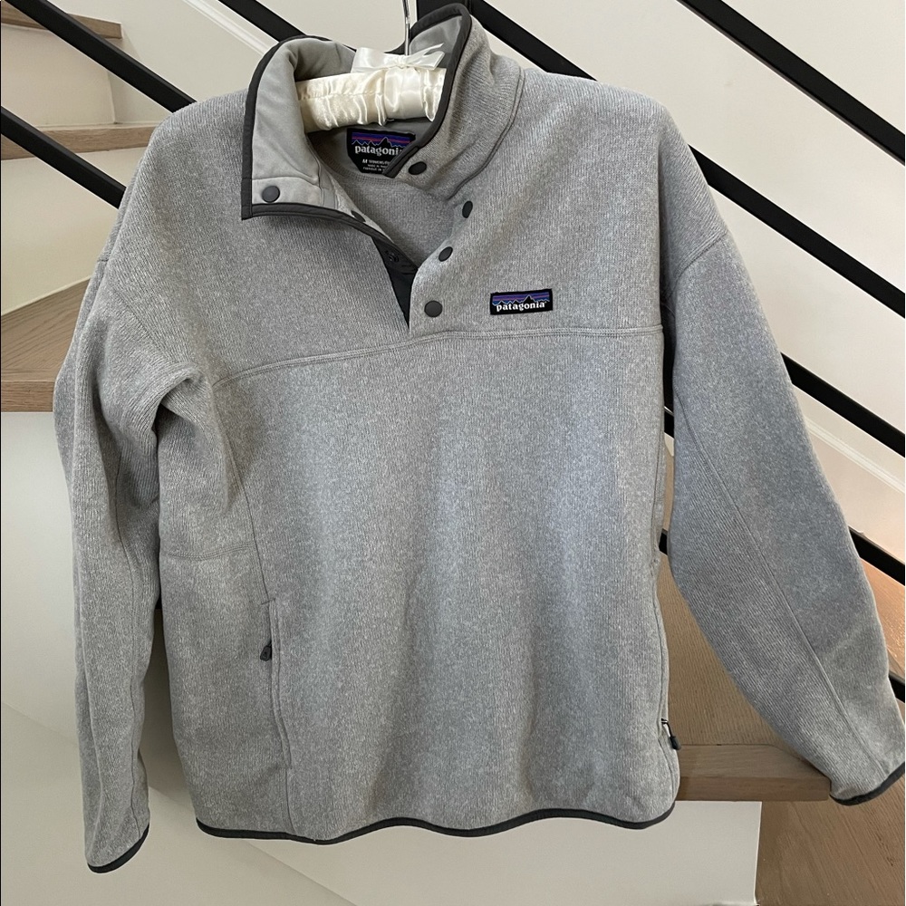 Patagonia Women’s Pullover- size M
